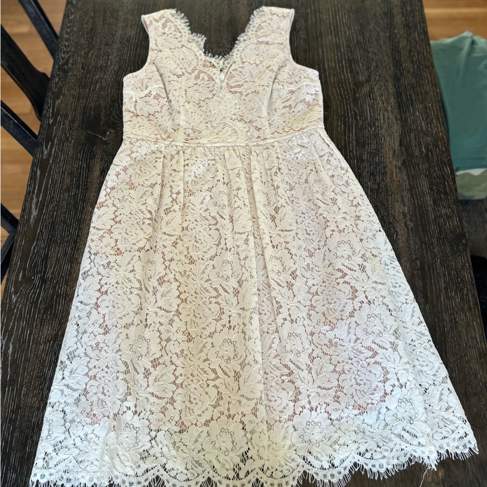 EUC Lulus tea length dress